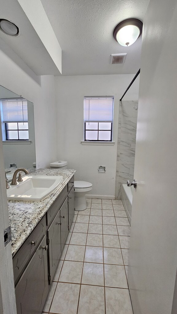 Building Photo - 2042 Magill St