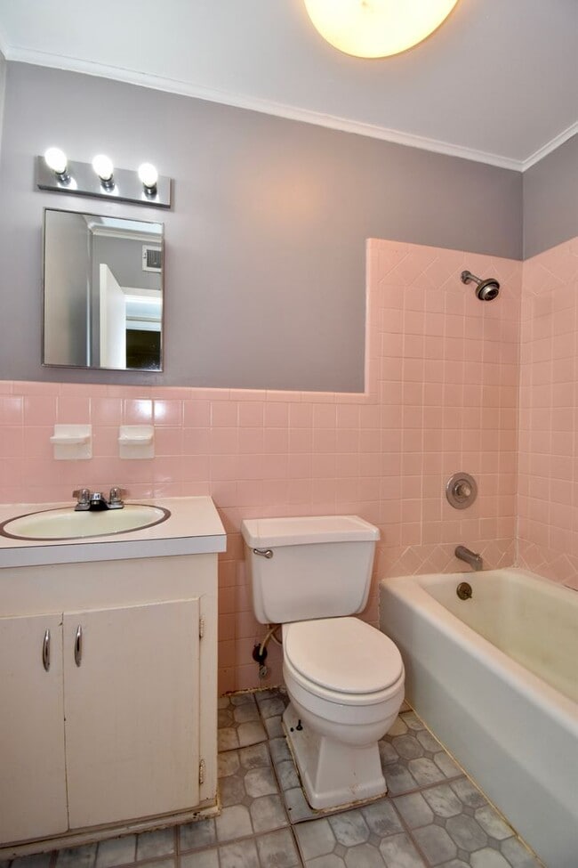 Building Photo - 3 Bed, 2 Bath Home in Ruston