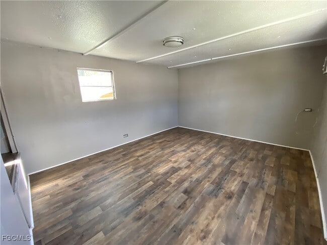 Building Photo - 4900 Tice St