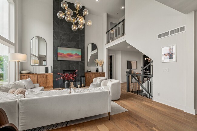 Building Photo - 17109 Parkhill St