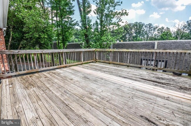 Building Photo - 2812 Yeonas Dr