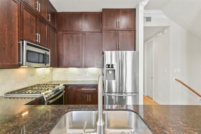 Building Photo - 1638 Cohn St