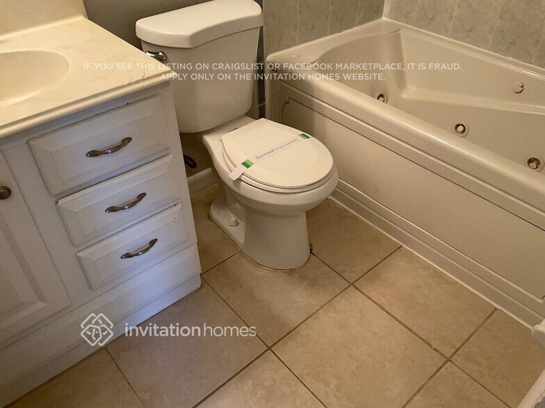 Building Photo - 1648 Raymore St NW