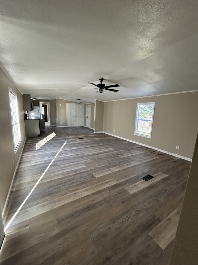 Building Photo - 526 Chris St