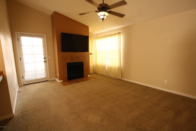 Building Photo - 6445 N Tierra De Las Catalinas