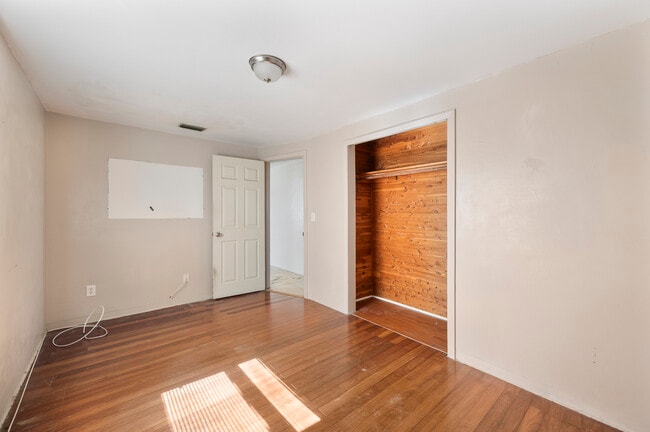 Building Photo - 4719 Blossom Dr