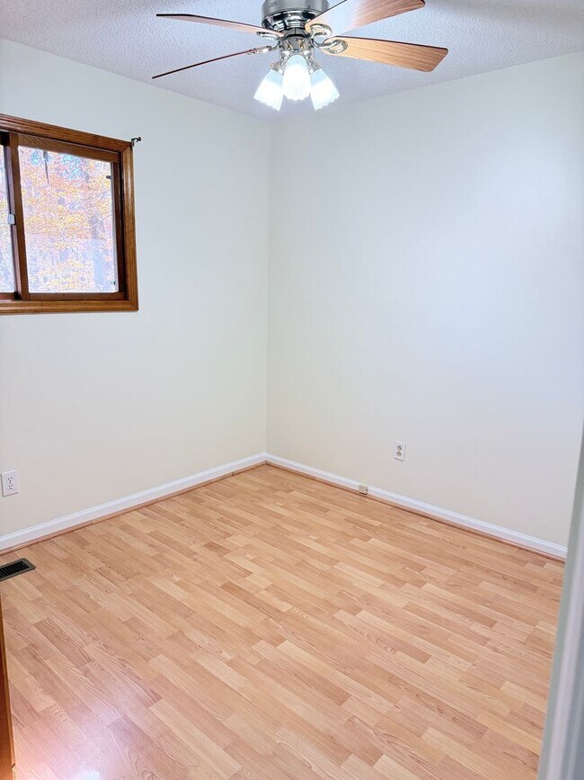 Building Photo - North Asheville, Private home with wooded lot, Asheville City Schools