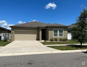Building Photo - Private Back Yard! - 3 Bedroom 2 Bathroom ...