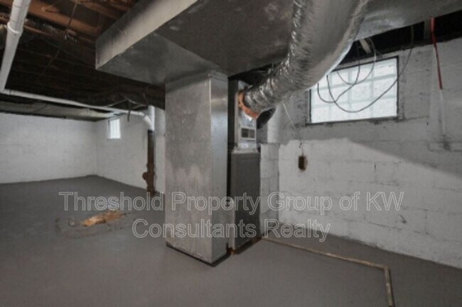 Building Photo - 67-69-69 S Terrace Ave