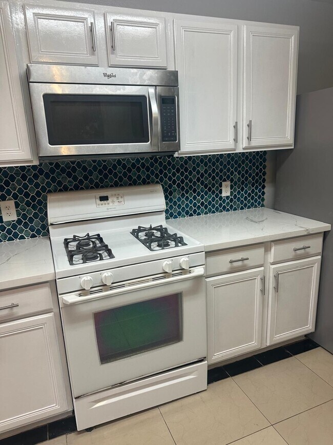 Building Photo - 19818 Lindenwick Ct