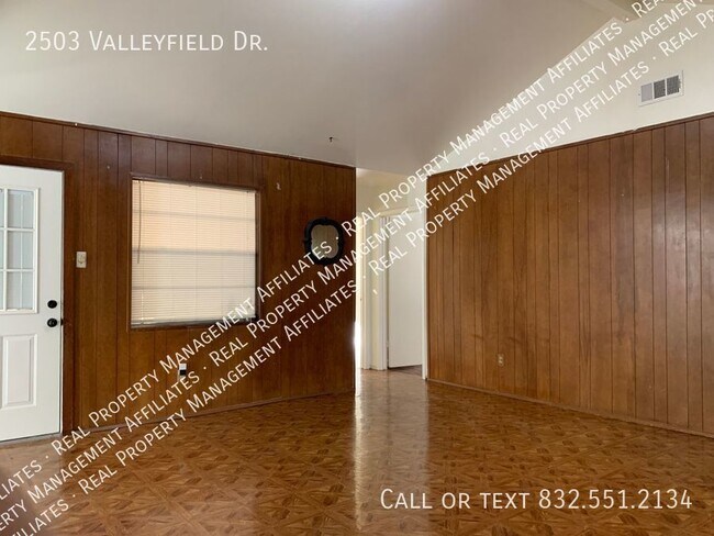 Building Photo - Great Spring Branch Location!