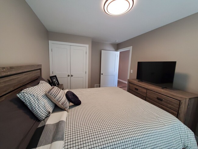 Building Photo - NEW CONSTRUCTION: 2 Bedroom 2 Full Bath Single Story in East Moline