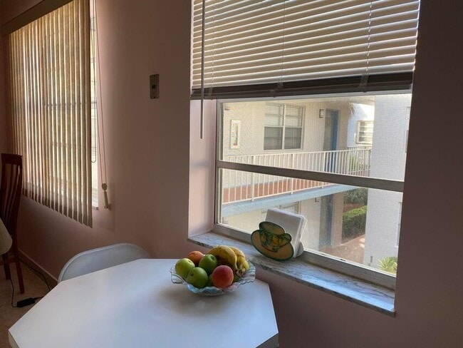 Building Photo - 809 Normandy Trail