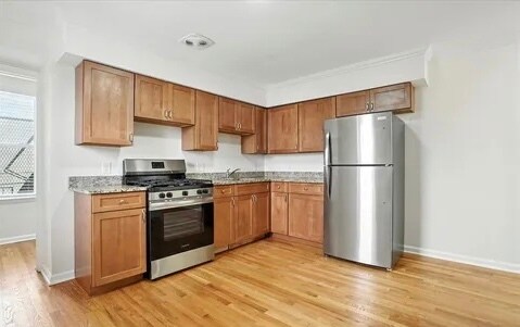 Kitchen - 800 E North Ave