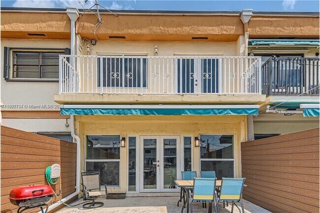 Building Photo - 3864 NE 167th St