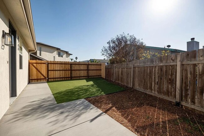 Building Photo - Charming 3BR House in San Ysidro