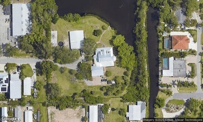 Building Photo - 3226 Van Buren Ave