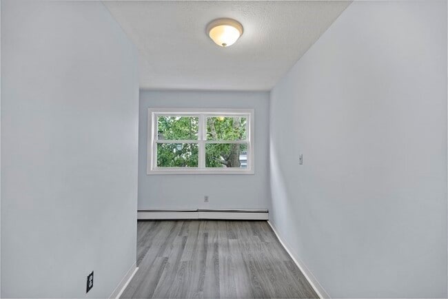 Building Photo - 155 5th St