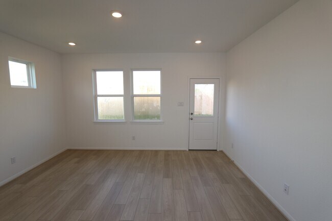 Building Photo - 2722 Forest Retreat Ln