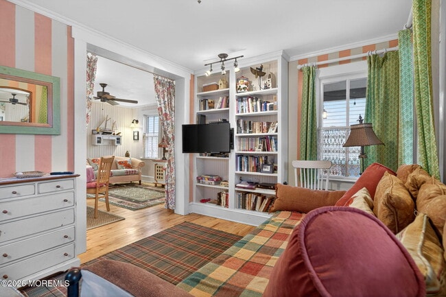 Building Photo - 81 Broadway