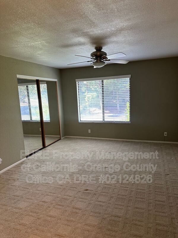 Building Photo - 23 Hollyhock Ln