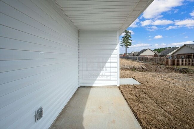 Building Photo - $1665! Beautiful 3Bed 2Bath in newly built Woodland Circle!