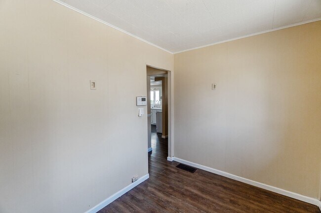 Building Photo - Single Family Home on Spokanes North Side!!