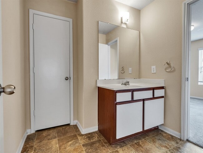 Building Photo - 5018 Blue Spruce Hill St