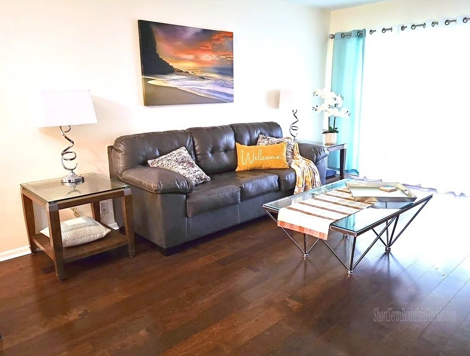 Comfortable Living Room - 1433 S Belcher Rd