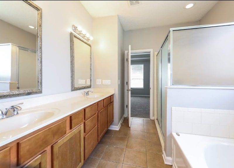 Building Photo - 43784 Devan Lee Dr W