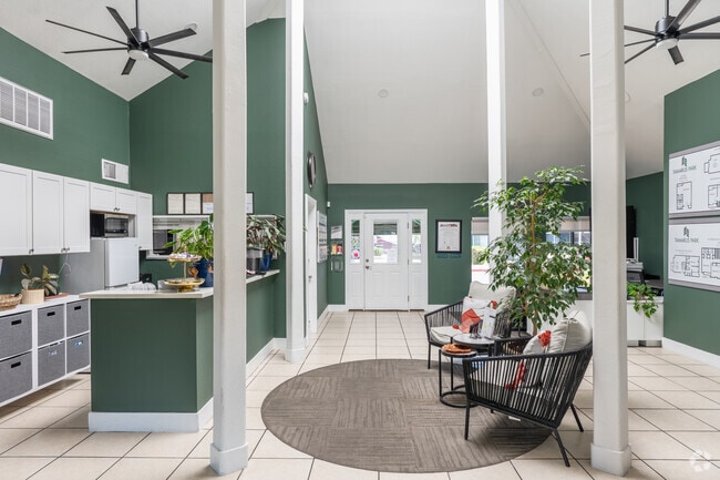 Building Photo - Tamarus Park Apartments