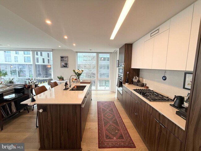 Building Photo - 37 L St SE