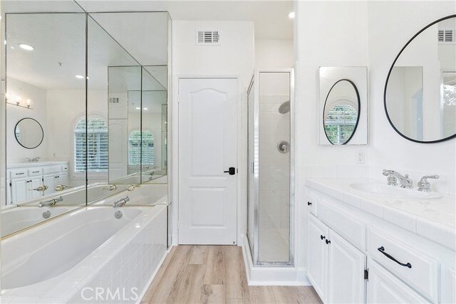 Building Photo - 15 Florentine