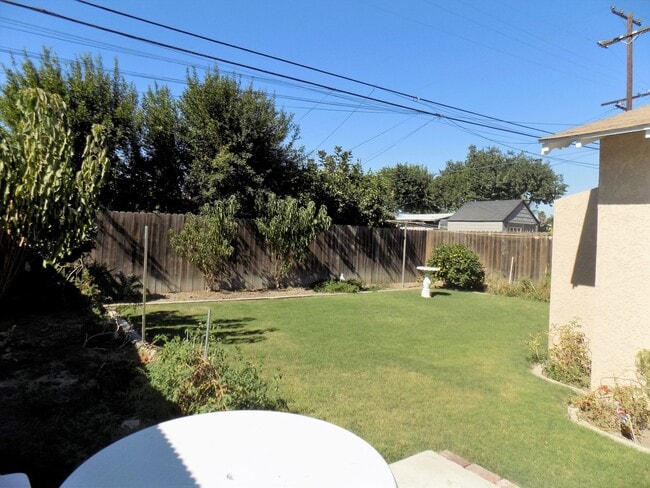 Building Photo - Large 4BD-2BA House in North Long Beach fo...