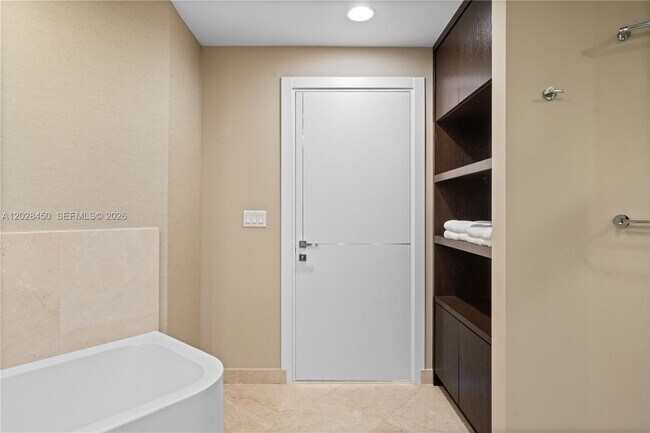 Building Photo - 250 Sunny Isles Blvd
