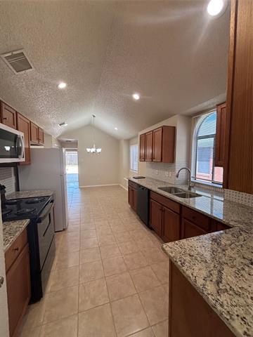 Building Photo - 1615 Ariel Dr