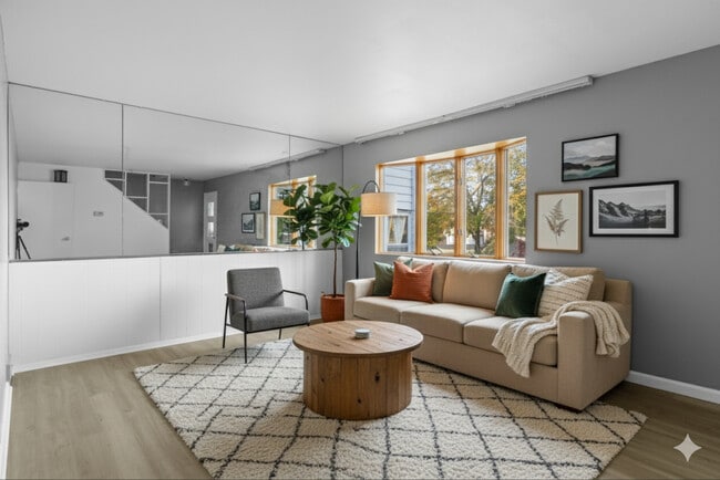 Building Photo - 60 Leslie Ave