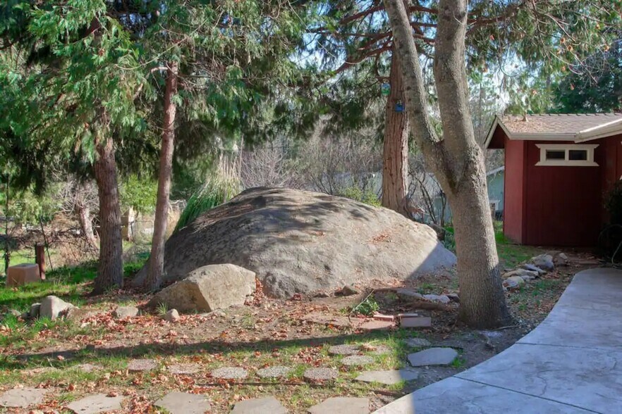 Building Photo - 2410 Coachman Rd