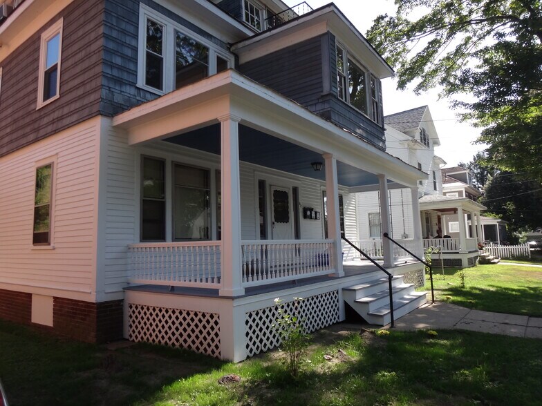 Building Photo - 52 Revell Ave