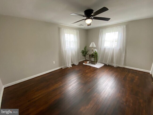Building Photo - 425 Weidman Ave