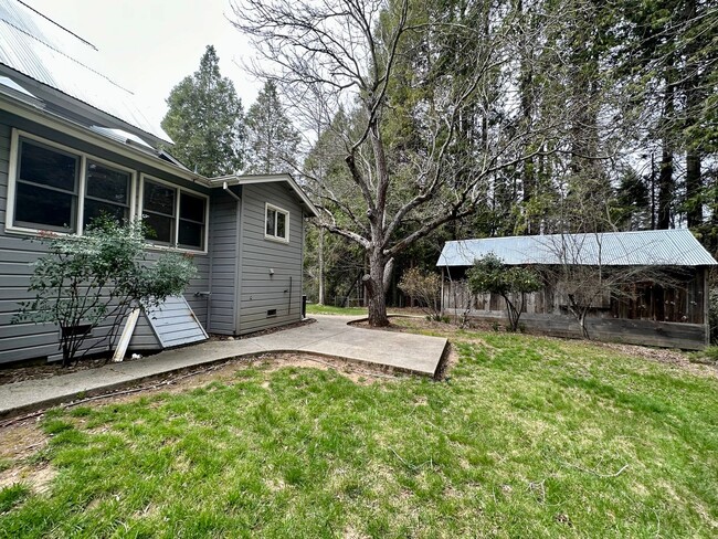 Building Photo - Charming Nevada City Home