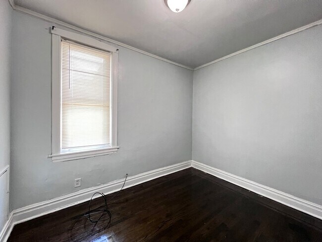 Building Photo - 8856 S Lowe Ave
