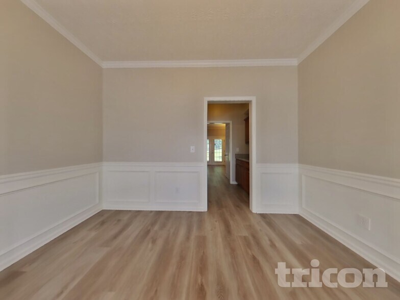 Building Photo - 1055 Crown Landing Pkwy