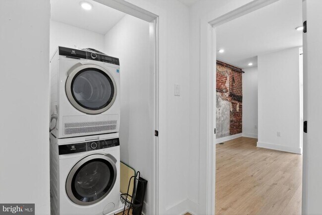 Building Photo - 59 N 2nd St