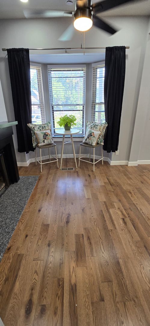 Building Photo - Beautifully Rehabbed Condo with Charm-Pool...