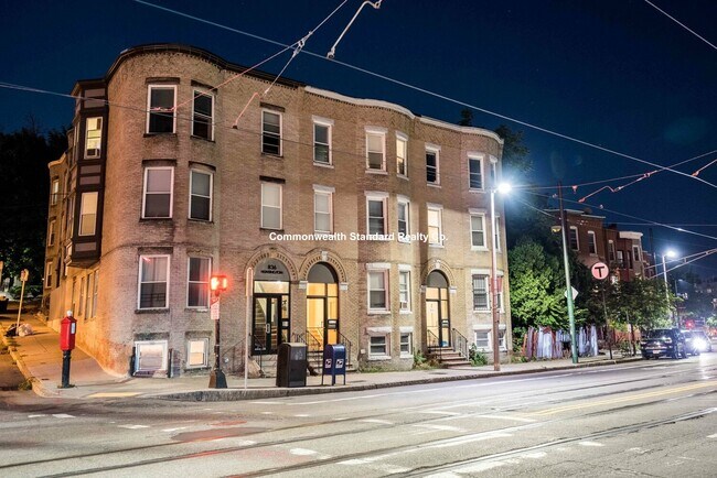 Primary Photo - 836 Huntington Ave