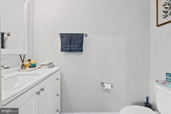 Building Photo - 1901 Graymount Way