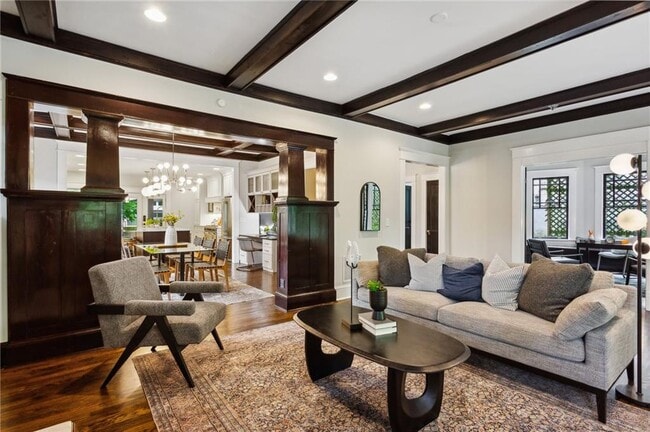 Building Photo - 843 Monroe Dr NE