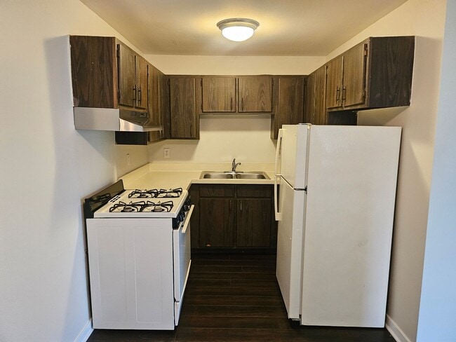 Building Photo - 1500 Light Road