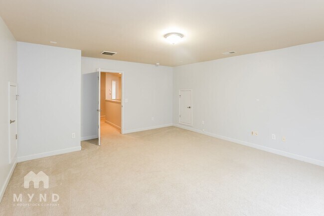 Building Photo - 421 Stowe Rd